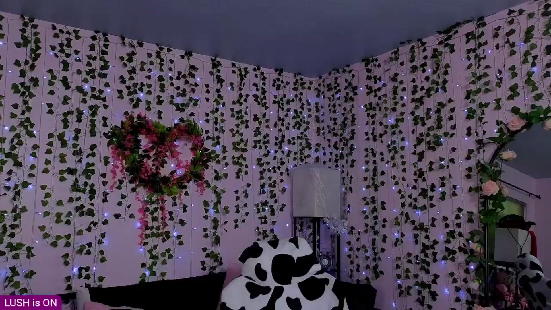 Gallery image thumbnail from naughtybella_'s myfreecams stream on, 08/15/2025, 19:57 image 15 of 20