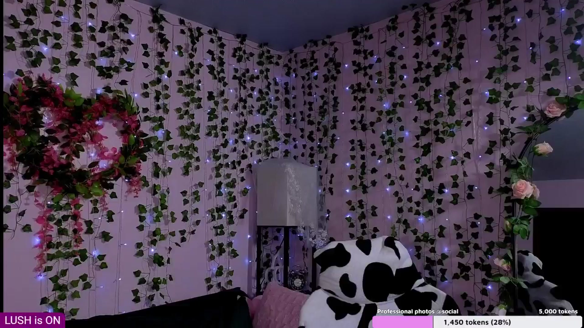 Gallery image thumbnail from naughtybella_'s myfreecams stream on, 09/09/2025, 24:42 image 19 of 20