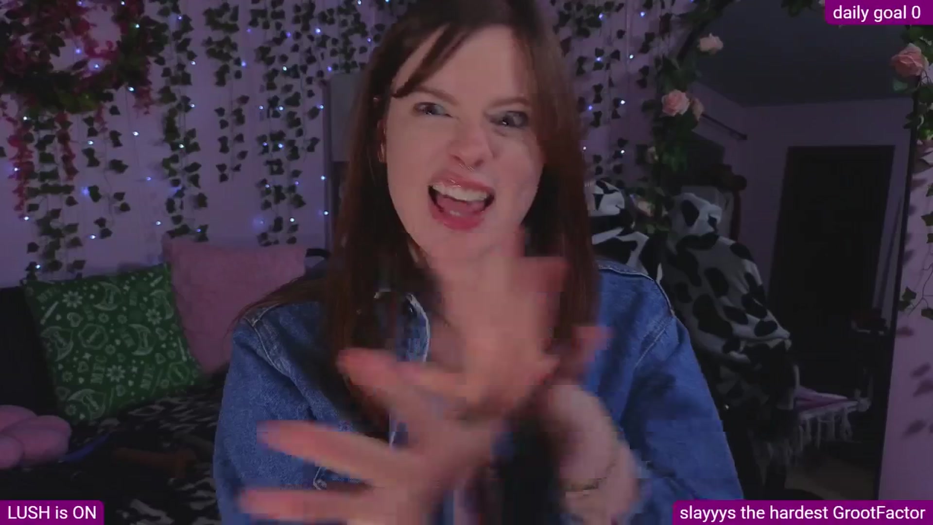 Gallery image thumbnail from naughtybella_'s myfreecams stream on, 11/19/2025, 04:33 image 17 of 20