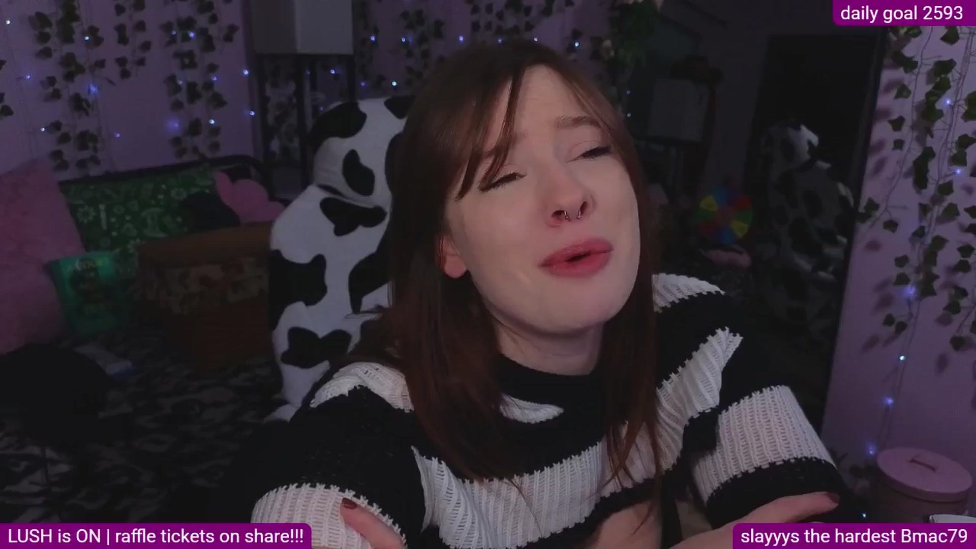 Gallery image thumbnail from naughtybella_'s myfreecams stream on, 12/06/2025, 20:46 image 9 of 20