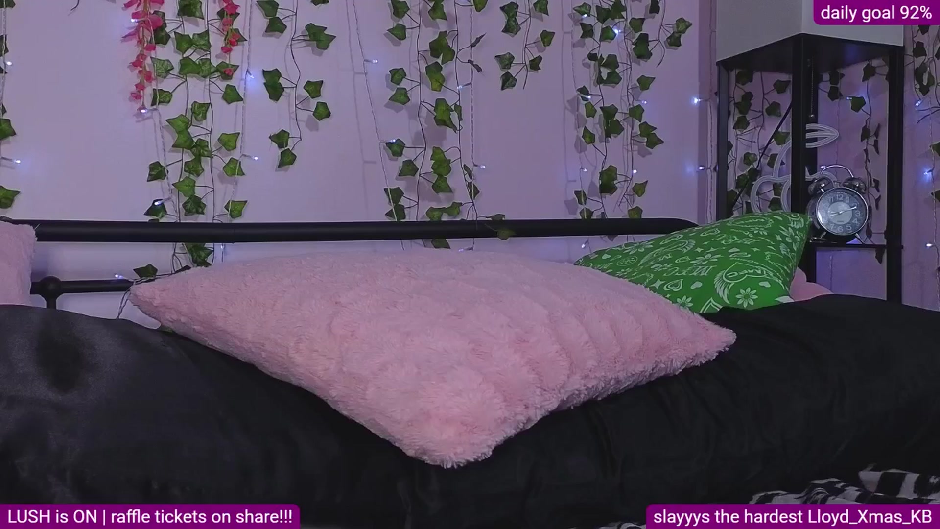 Gallery image thumbnail from naughtybella_'s myfreecams stream on, 12/14/2025, 04:51 image 6 of 20