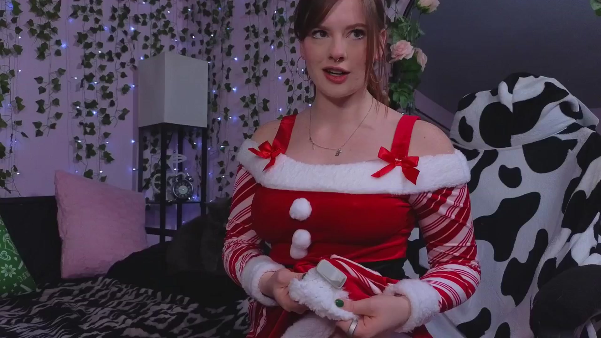 Gallery image thumbnail from naughtybella_'s myfreecams stream on, 12/25/2025, 05:16 image 1 of 20