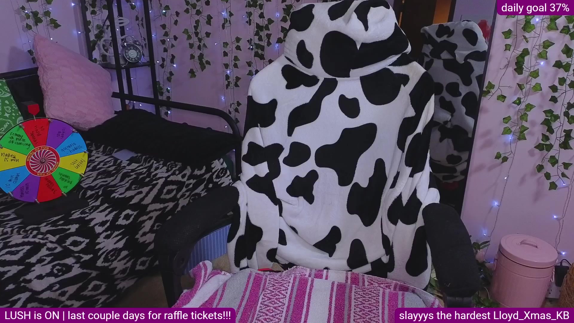 Gallery image thumbnail from naughtybella_'s myfreecams stream on, 12/28/2025, 02:00 image 14 of 20