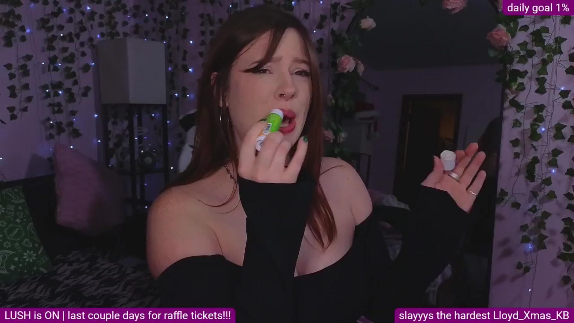 Gallery image thumbnail from naughtybella_'s myfreecams stream on, 12/28/2025, 02:00 image 4 of 20