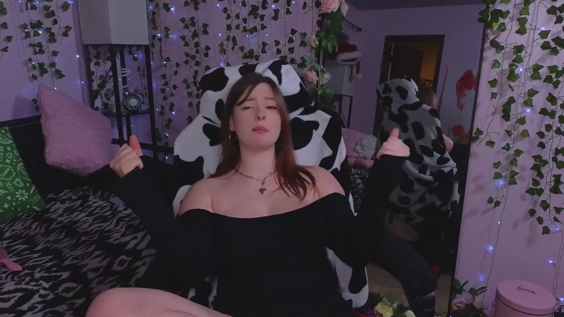 Gallery image thumbnail from naughtybella_'s myfreecams stream on, 12/28/2025, 03:25 image 3 of 20