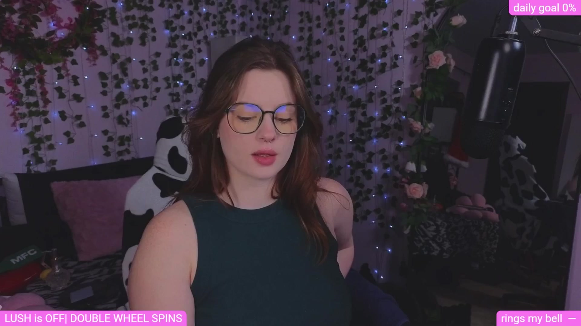 Gallery image thumbnail from naughtybella_'s myfreecams stream on, 03/06/2026, 24:01 image 10 of 20