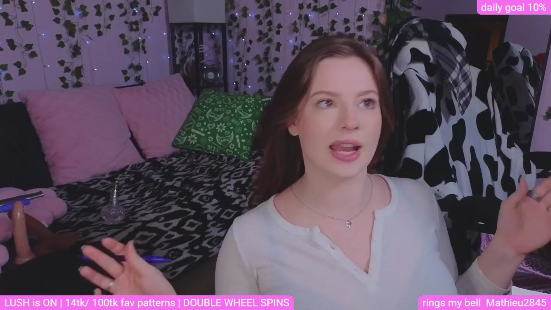 Gallery image thumbnail from naughtybella_'s myfreecams stream on, 04/01/2026, 24:00 image 5 of 20