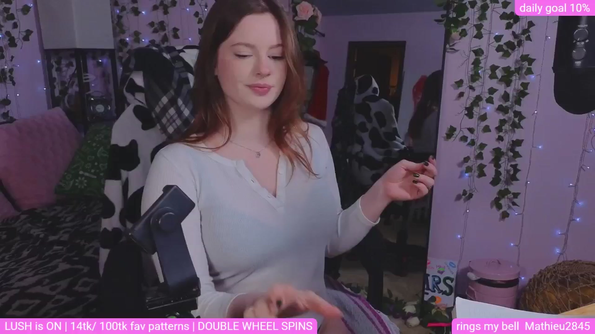 Gallery image thumbnail from naughtybella_'s myfreecams stream on, 04/01/2026, 24:00 image 9 of 20