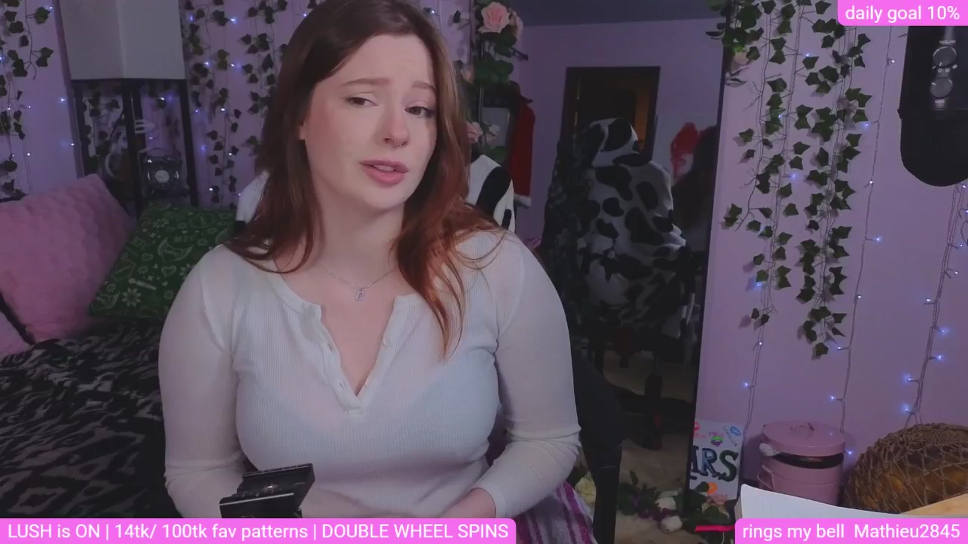 Gallery image thumbnail from naughtybella_'s myfreecams stream on, 04/01/2026, 24:00 image 10 of 20