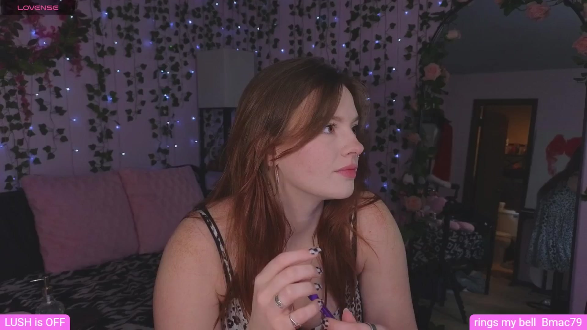 Gallery image thumbnail from naughtybella_'s myfreecams stream on, 04/12/2026, 22:04 image 10 of 20