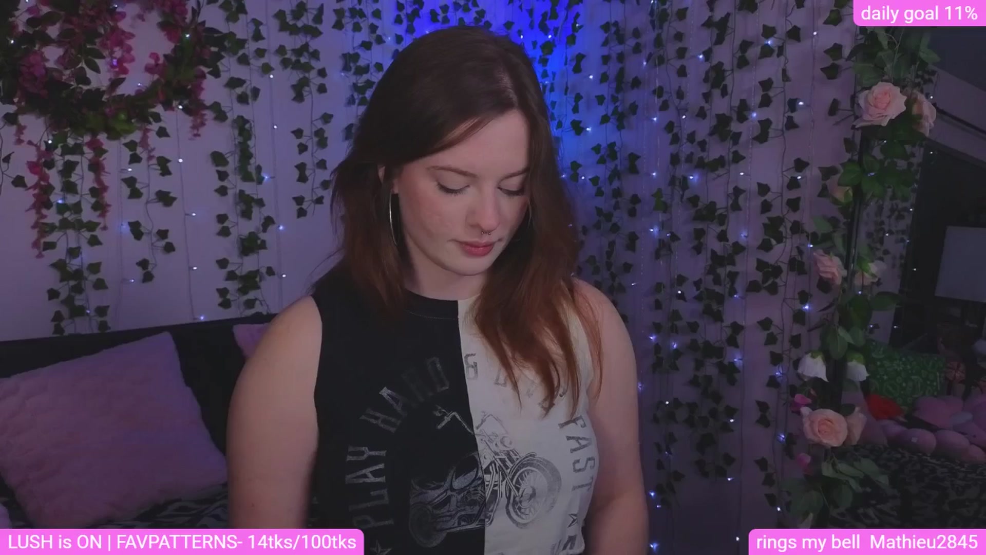 Gallery image thumbnail from naughtybella_'s myfreecams stream on, 04/22/2026, 03:32 image 3 of 20