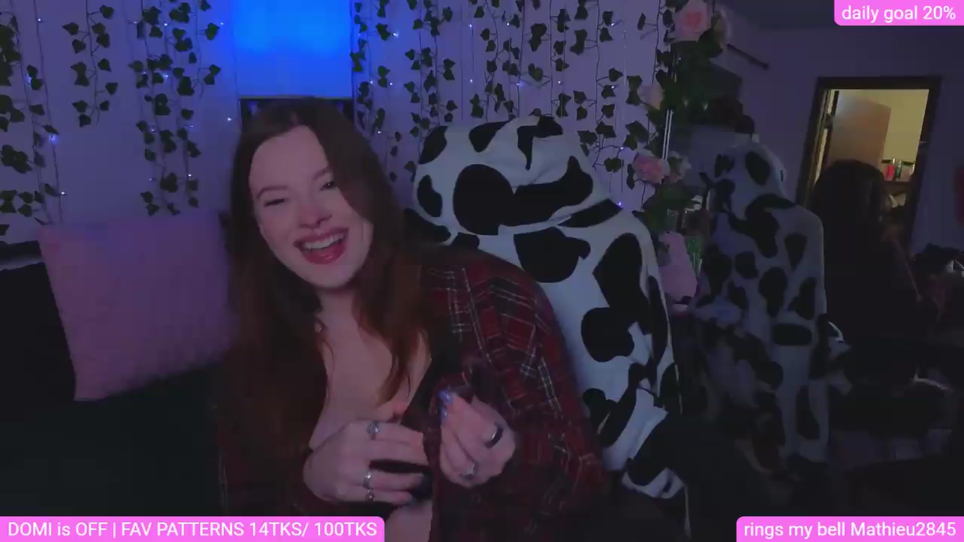 Gallery image thumbnail from naughtybella_'s myfreecams stream on, 08/19/2026, 24:26 image 18 of 20