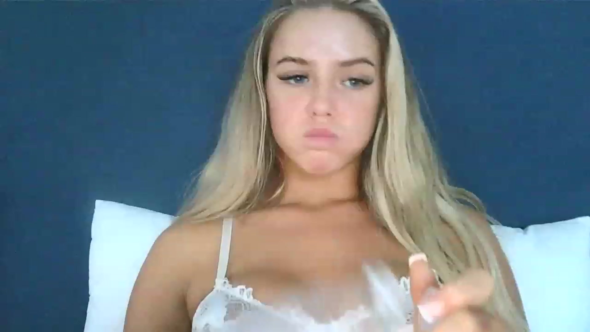 Gallery image thumbnail from naughtygir169's myfreecams stream on, 11/22/2022, 12:50 image 12 of 20