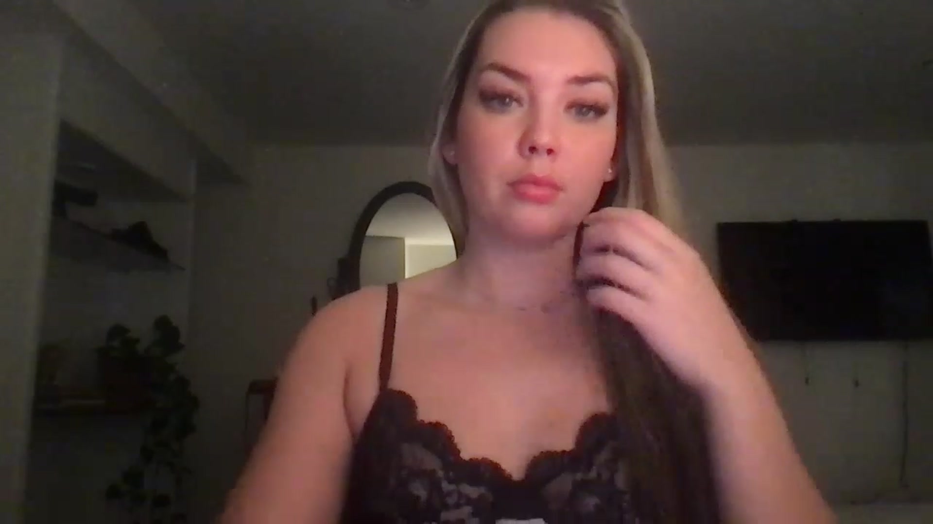 Gallery image thumbnail from naughtynat56's myfreecams stream on, 12/21/2022, 04:19 image 20 of 20