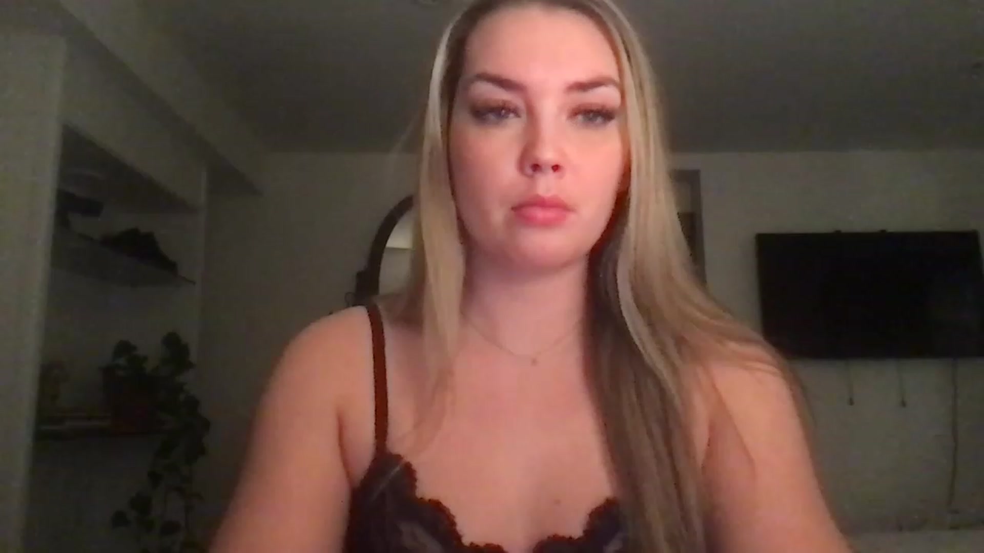 Gallery image thumbnail from naughtynat56's myfreecams stream on, 12/21/2022, 04:19 image 8 of 20