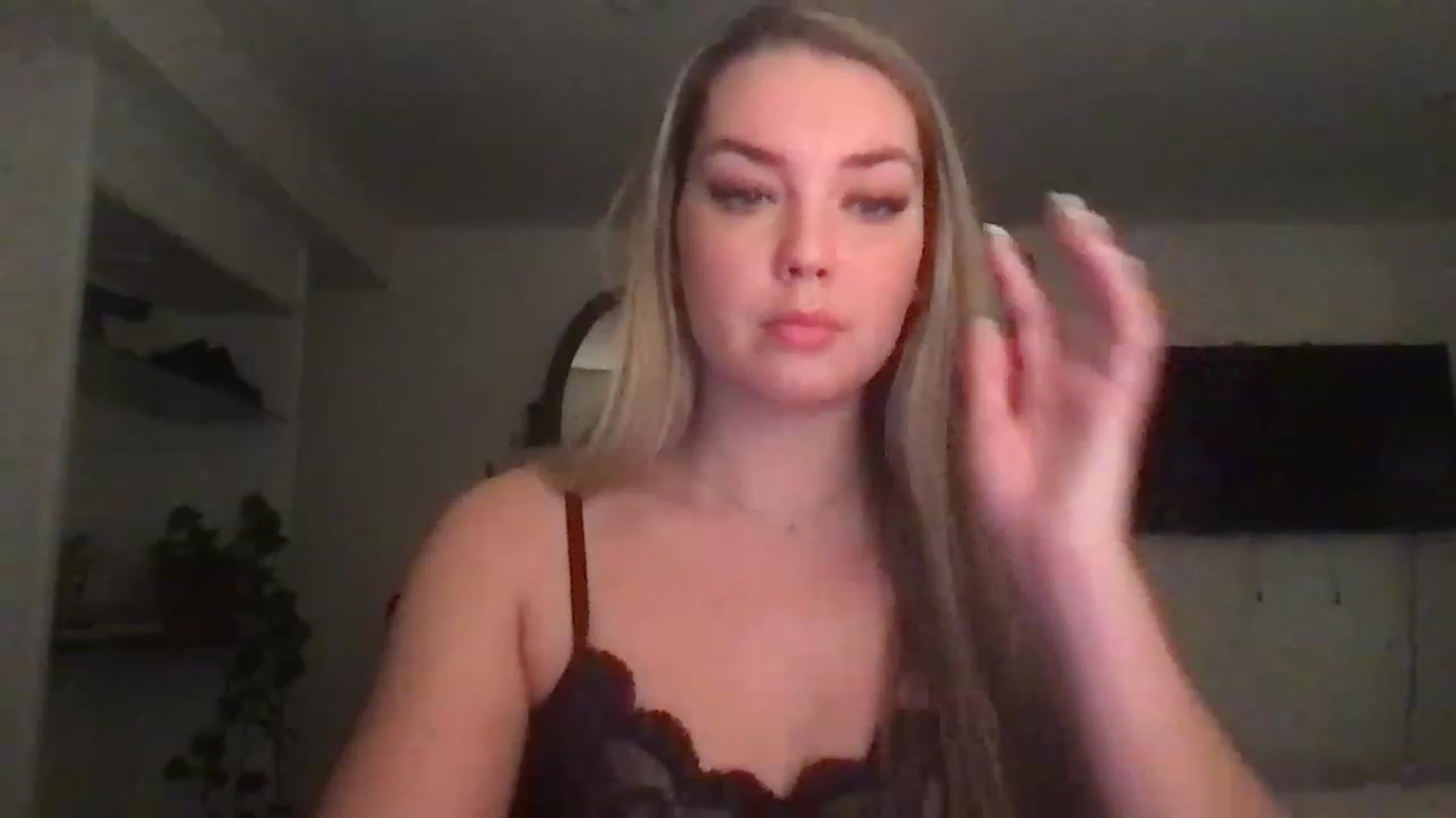 Gallery image thumbnail from naughtynat56's myfreecams stream on, 12/21/2022, 04:19 image 3 of 20