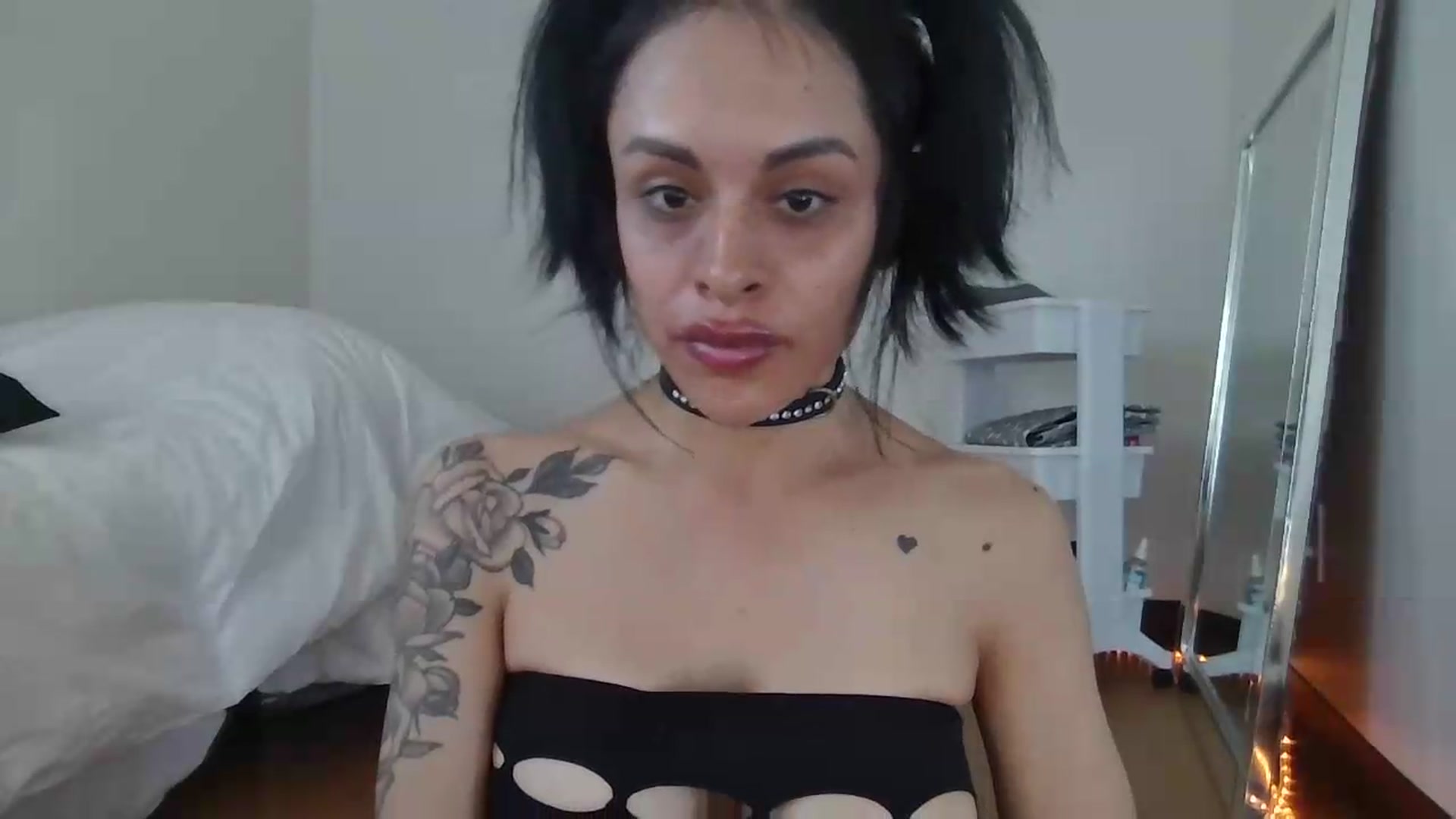 Gallery image thumbnail from nella's myfreecams stream on, 05/12/2026, 18:29 image 4 of 20