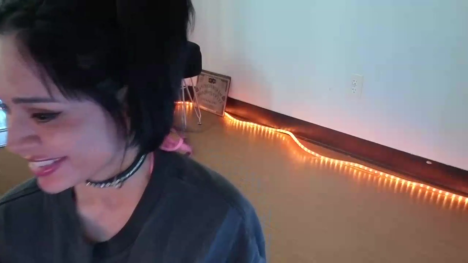 Gallery image thumbnail from nella's myfreecams stream on, 05/20/2026, 19:00 image 15 of 20