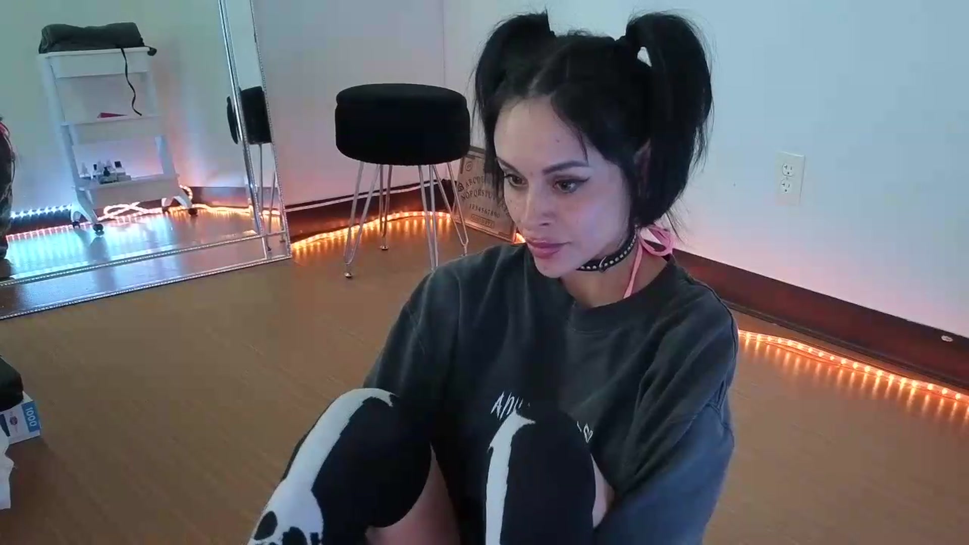 Gallery image thumbnail from nella's myfreecams stream on, 05/20/2026, 19:00 image 6 of 20