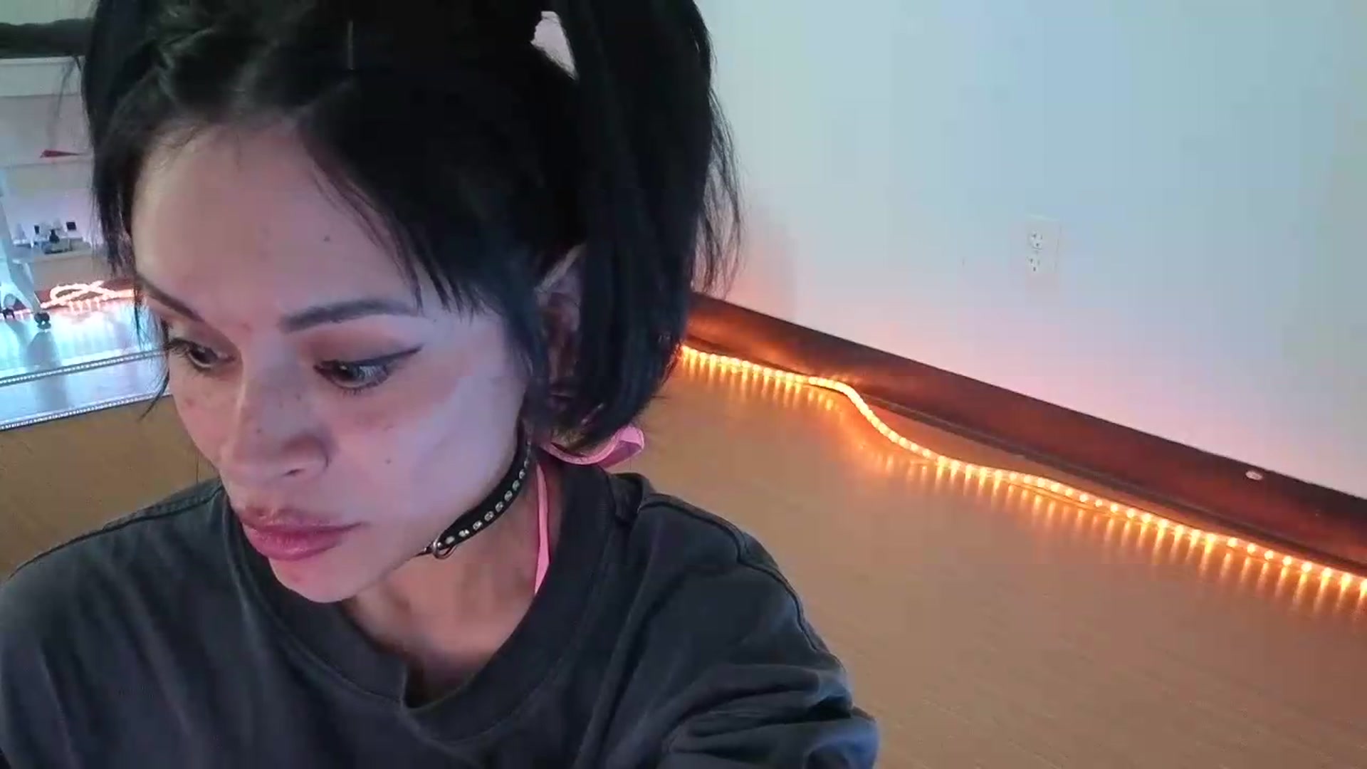 Gallery image thumbnail from nella's myfreecams stream on, 05/20/2026, 19:00 image 14 of 20