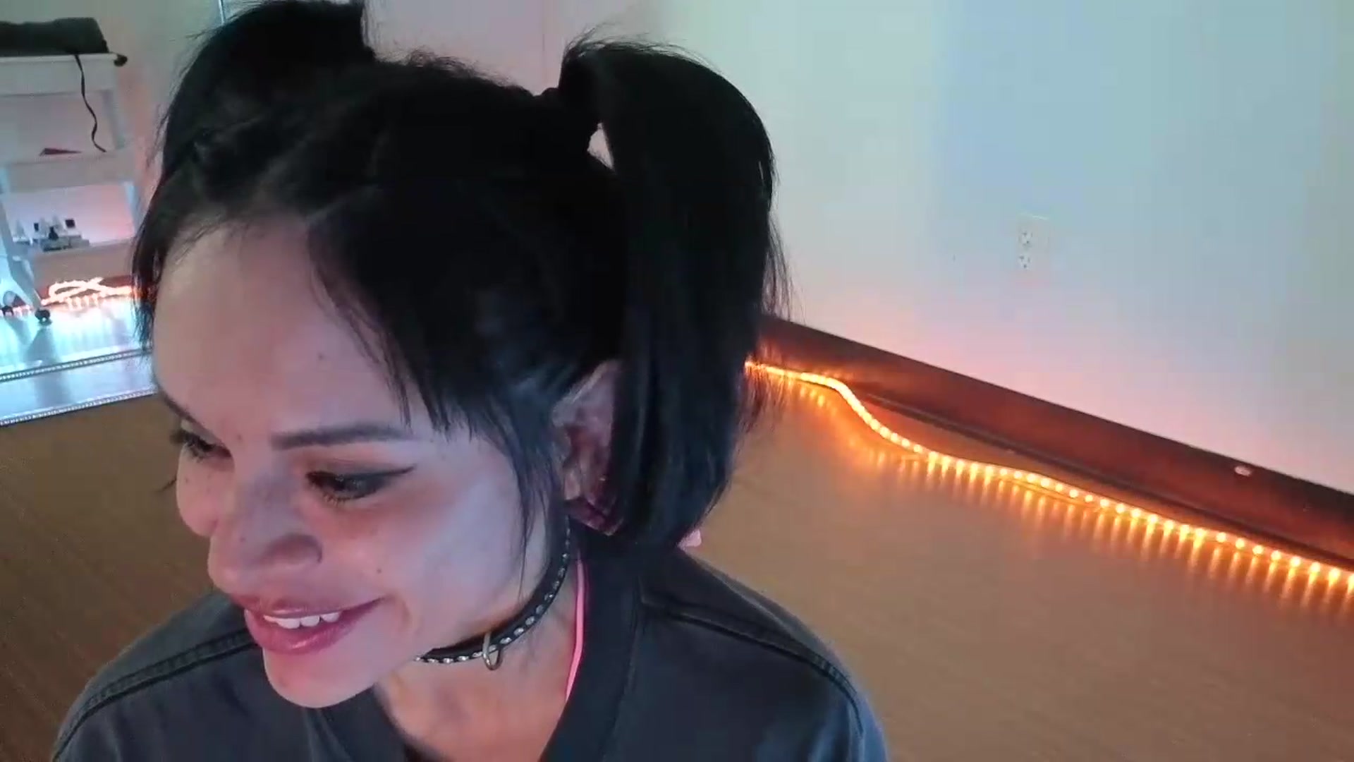 Gallery image thumbnail from nella's myfreecams stream on, 05/20/2026, 19:00 image 18 of 20