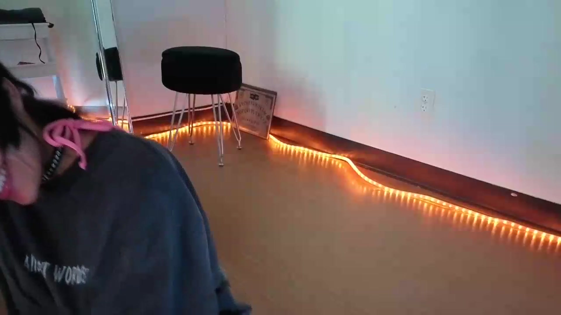 Gallery image thumbnail from nella's myfreecams stream on, 05/20/2026, 19:00 image 19 of 20