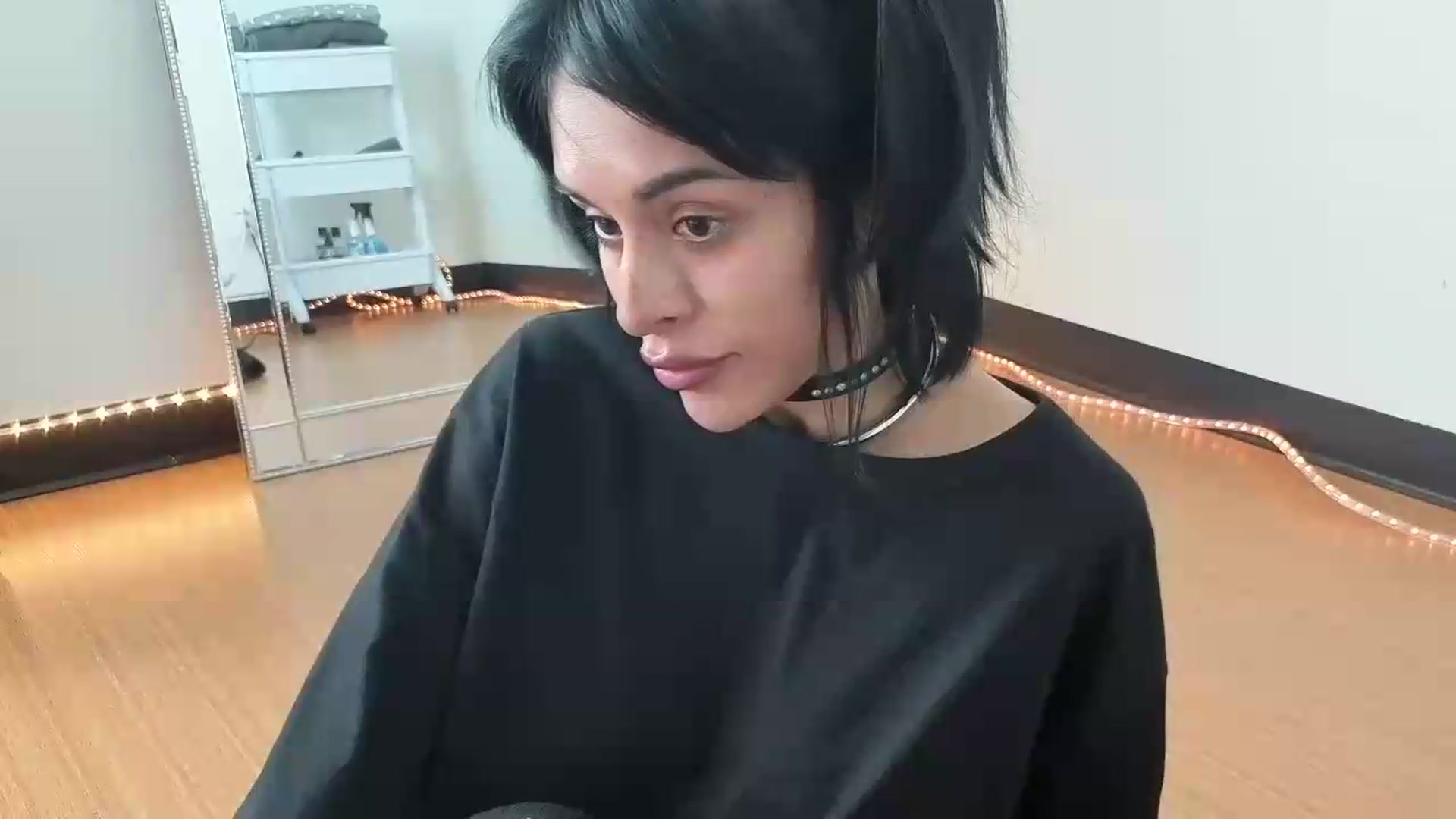 Gallery image thumbnail from nella's myfreecams stream on, 05/23/2026, 18:23 image 8 of 20