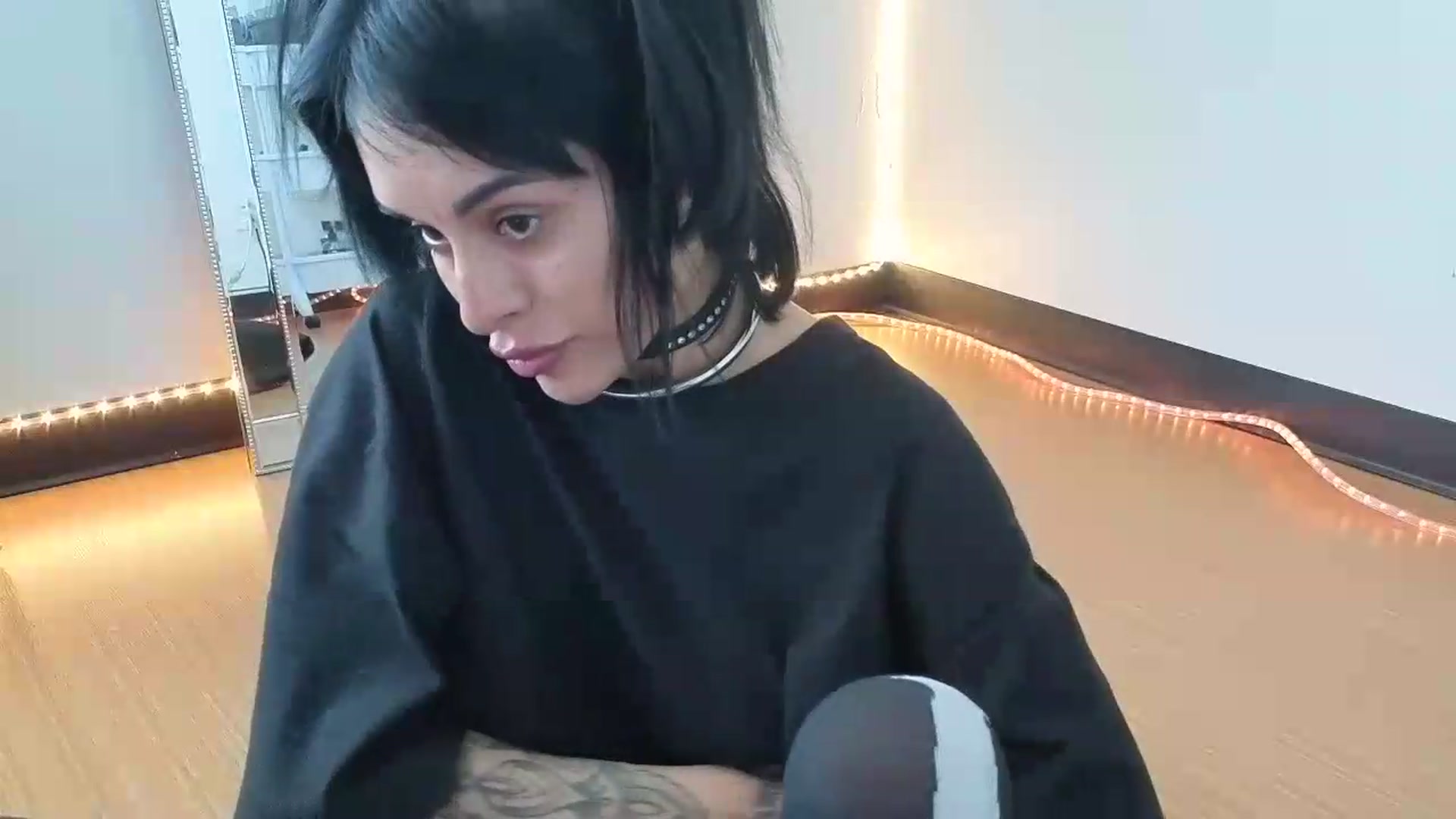 Gallery image thumbnail from nella's myfreecams stream on, 05/23/2026, 18:23 image 20 of 20