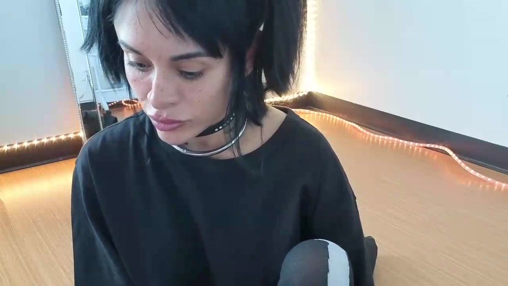 Gallery image thumbnail from nella's myfreecams stream on, 05/23/2026, 18:23 image 19 of 20