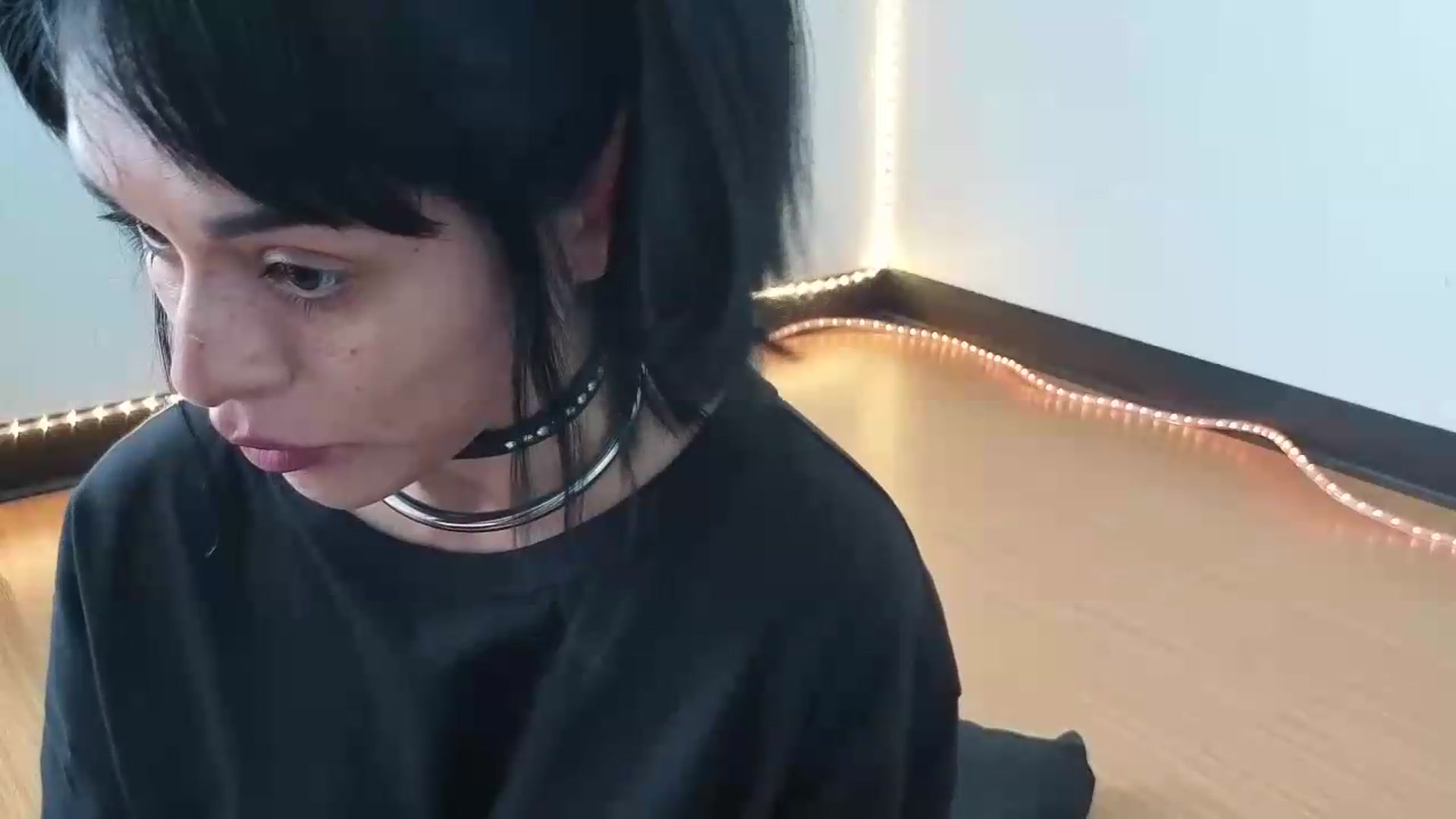 Gallery image thumbnail from nella's myfreecams stream on, 05/23/2026, 18:23 image 11 of 20