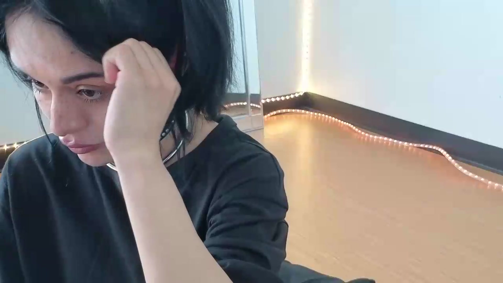 Gallery image thumbnail from nella's myfreecams stream on, 05/23/2026, 18:23 image 7 of 20