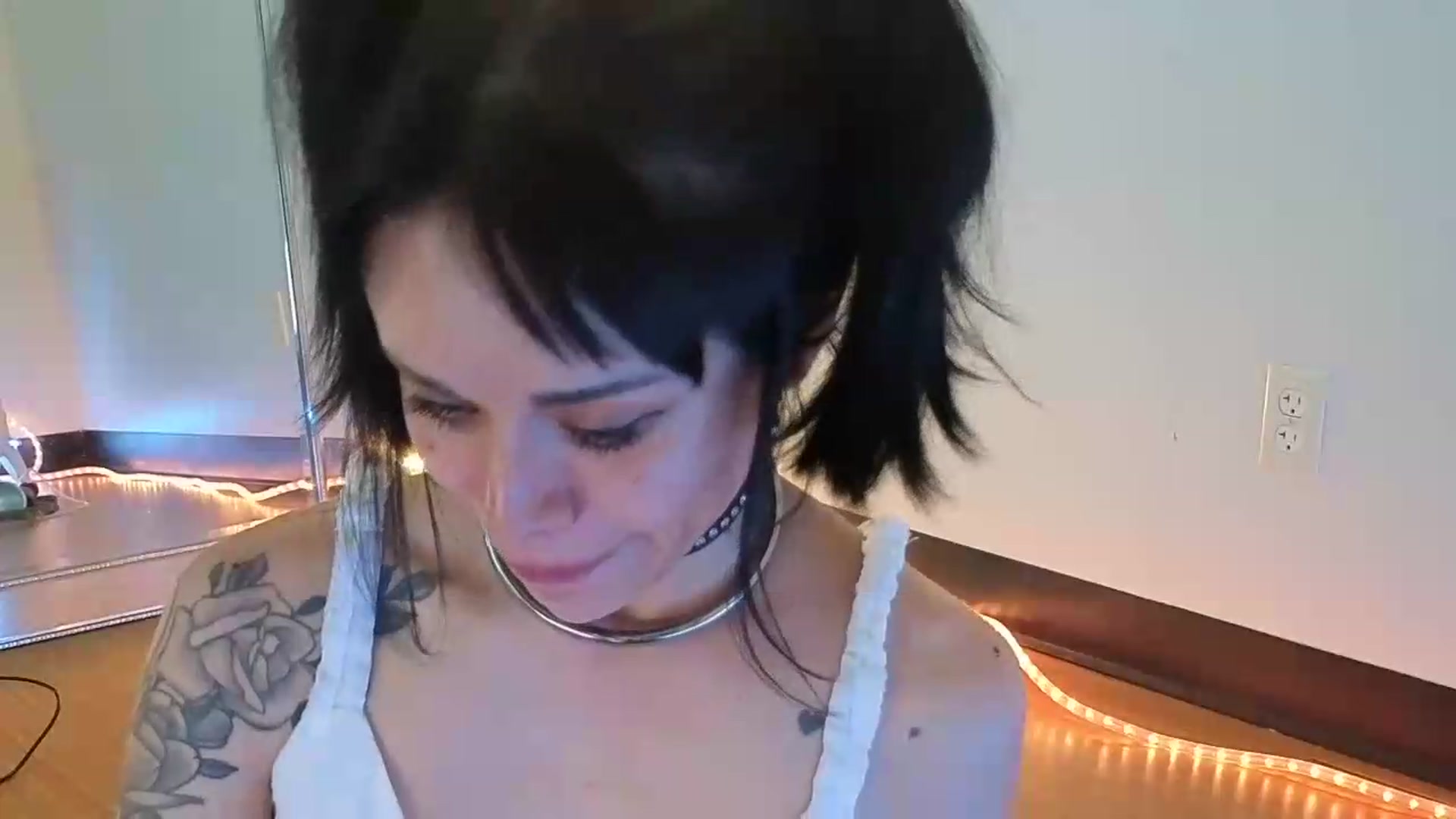 Gallery image thumbnail from nella's myfreecams stream on, 05/24/2026, 17:16 image 3 of 20