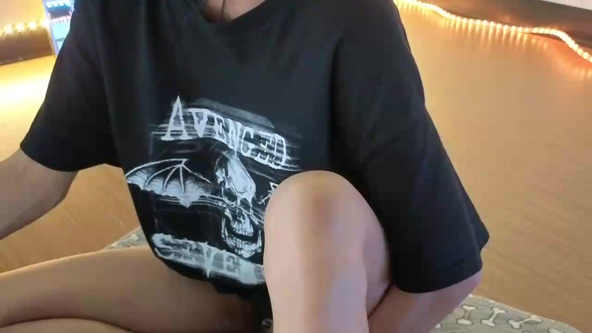 Gallery image thumbnail from nella's myfreecams stream on, 05/25/2026, 17:28 image 17 of 20