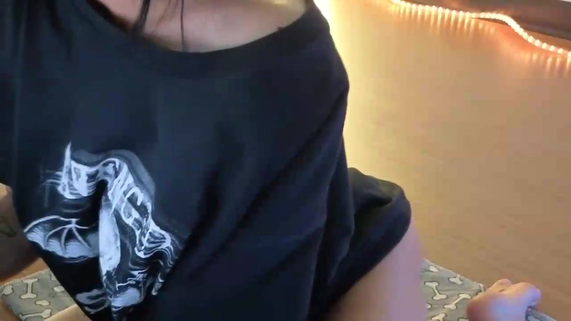 Gallery image thumbnail from nella's myfreecams stream on, 05/25/2026, 18:40 image 15 of 20