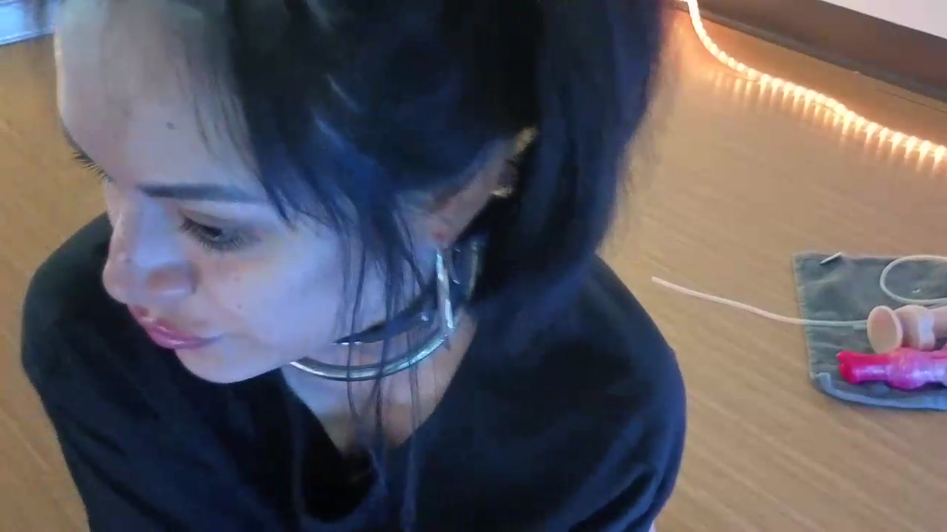 Gallery image thumbnail from nella's myfreecams stream on, 05/26/2026, 17:03 image 2 of 20
