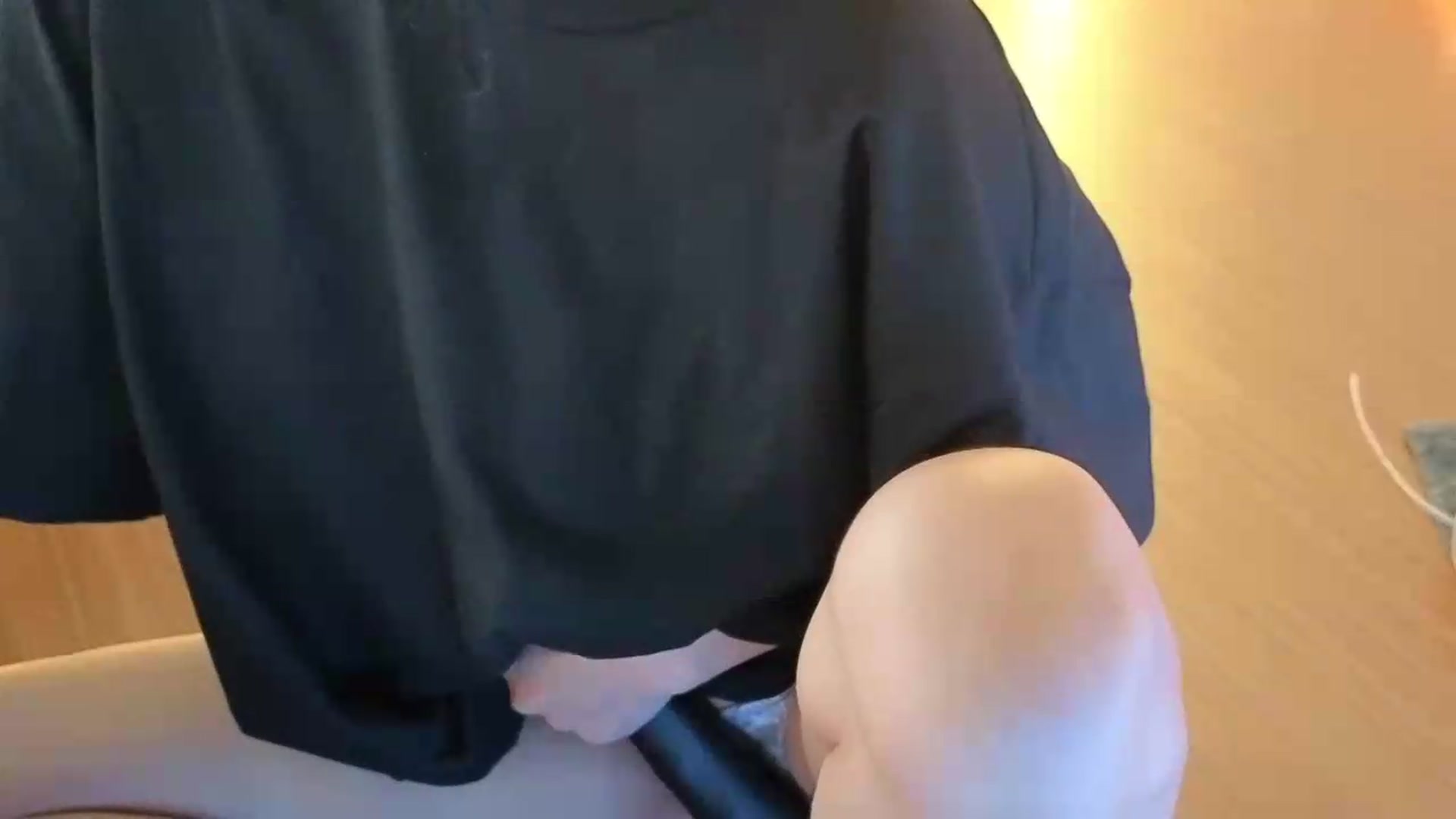Gallery image thumbnail from nella's myfreecams stream on, 05/26/2026, 17:03 image 18 of 20