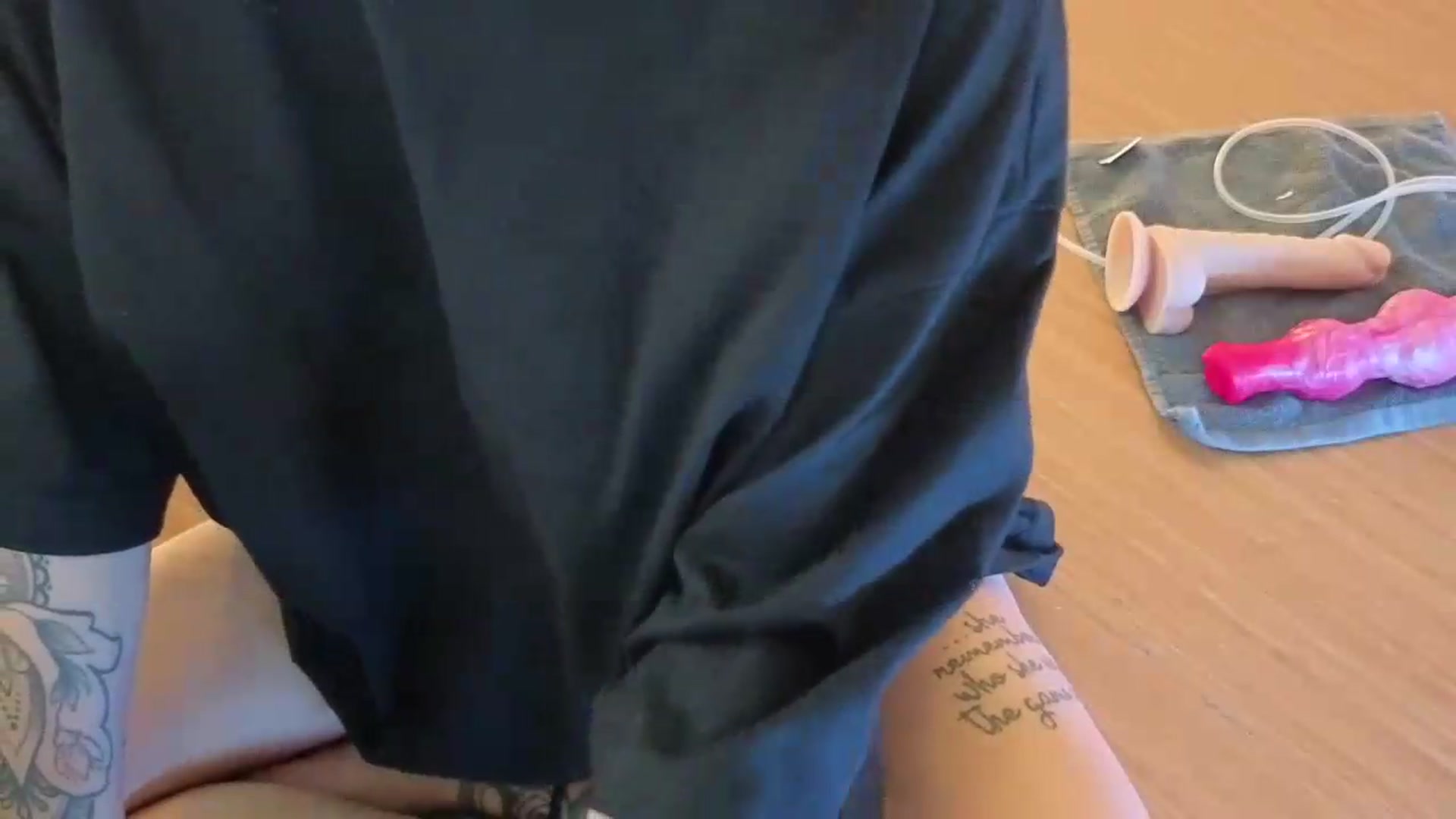 Gallery image thumbnail from nella's myfreecams stream on, 05/26/2026, 17:03 image 6 of 20