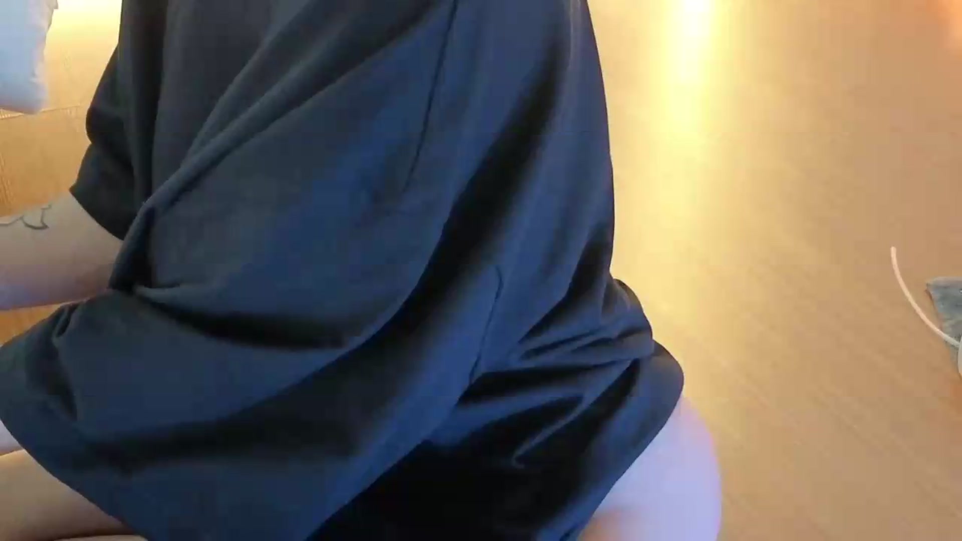 Gallery image thumbnail from nella's myfreecams stream on, 05/26/2026, 17:03 image 20 of 20
