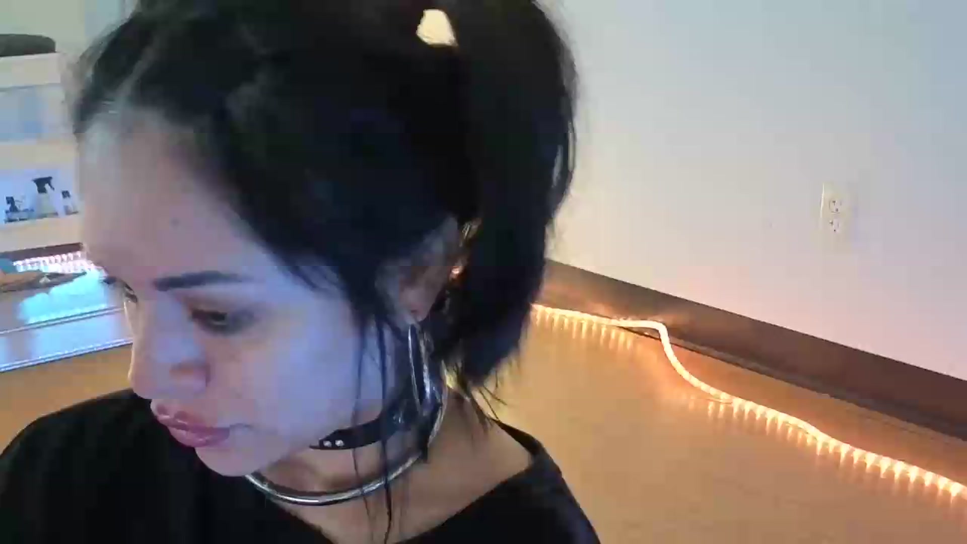 Gallery image thumbnail from nella's myfreecams stream on, 05/26/2026, 17:03 image 1 of 20