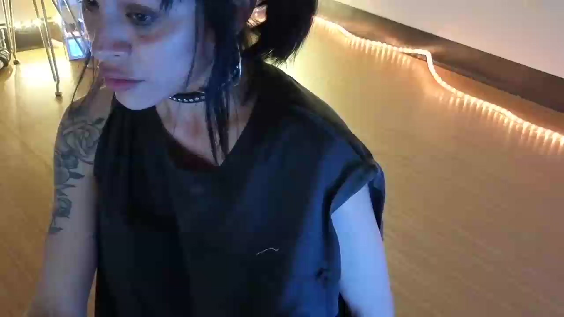 Gallery image thumbnail from nella's myfreecams stream on, 05/27/2026, 02:47 image 17 of 20