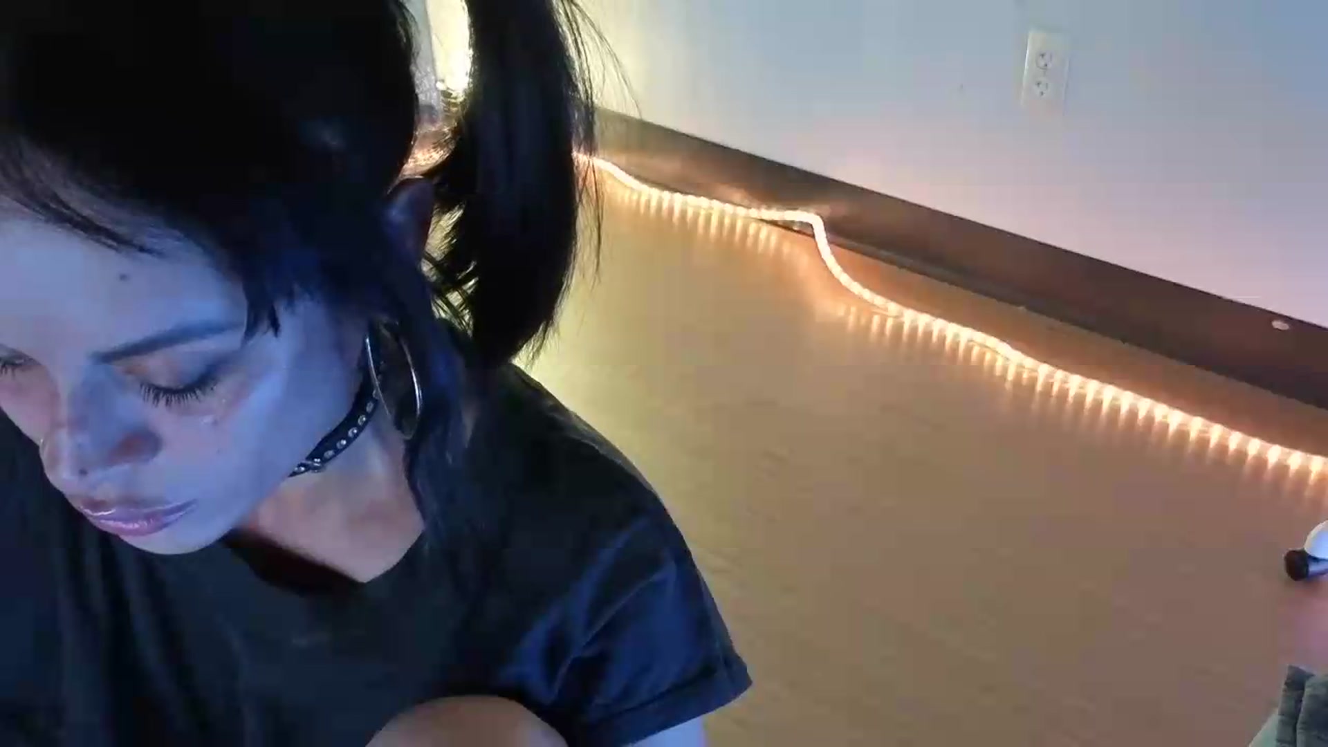 Gallery image thumbnail from nella's myfreecams stream on, 05/27/2026, 02:47 image 3 of 20