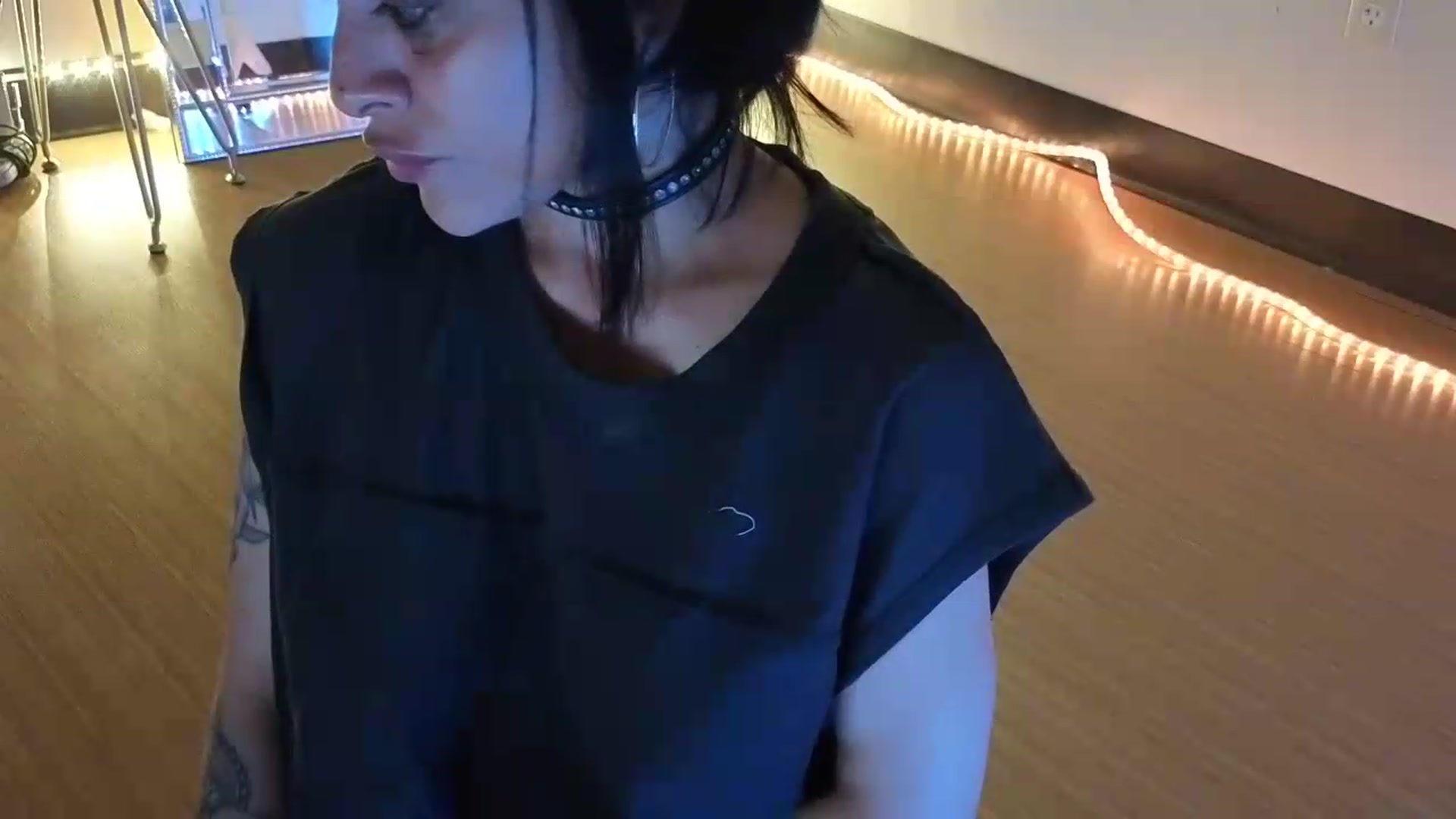 Gallery image thumbnail from nella's myfreecams stream on, 05/27/2026, 02:47 image 19 of 20