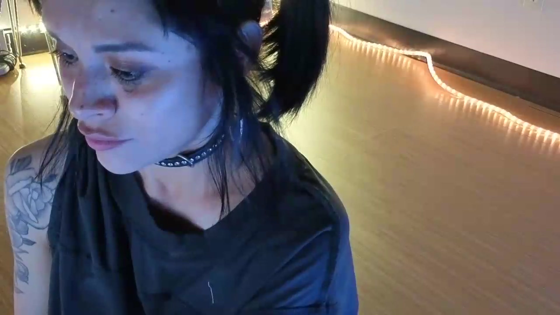 Gallery image thumbnail from nella's myfreecams stream on, 05/27/2026, 02:47 image 18 of 20