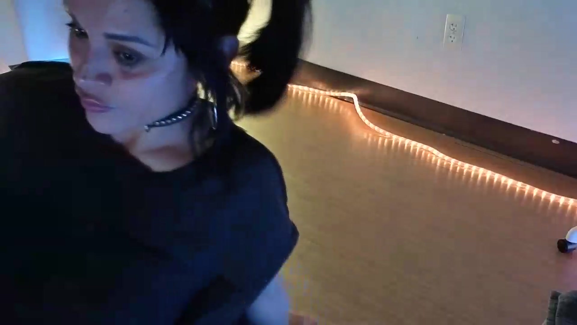 Gallery image thumbnail from nella's myfreecams stream on, 05/27/2026, 02:47 image 9 of 20