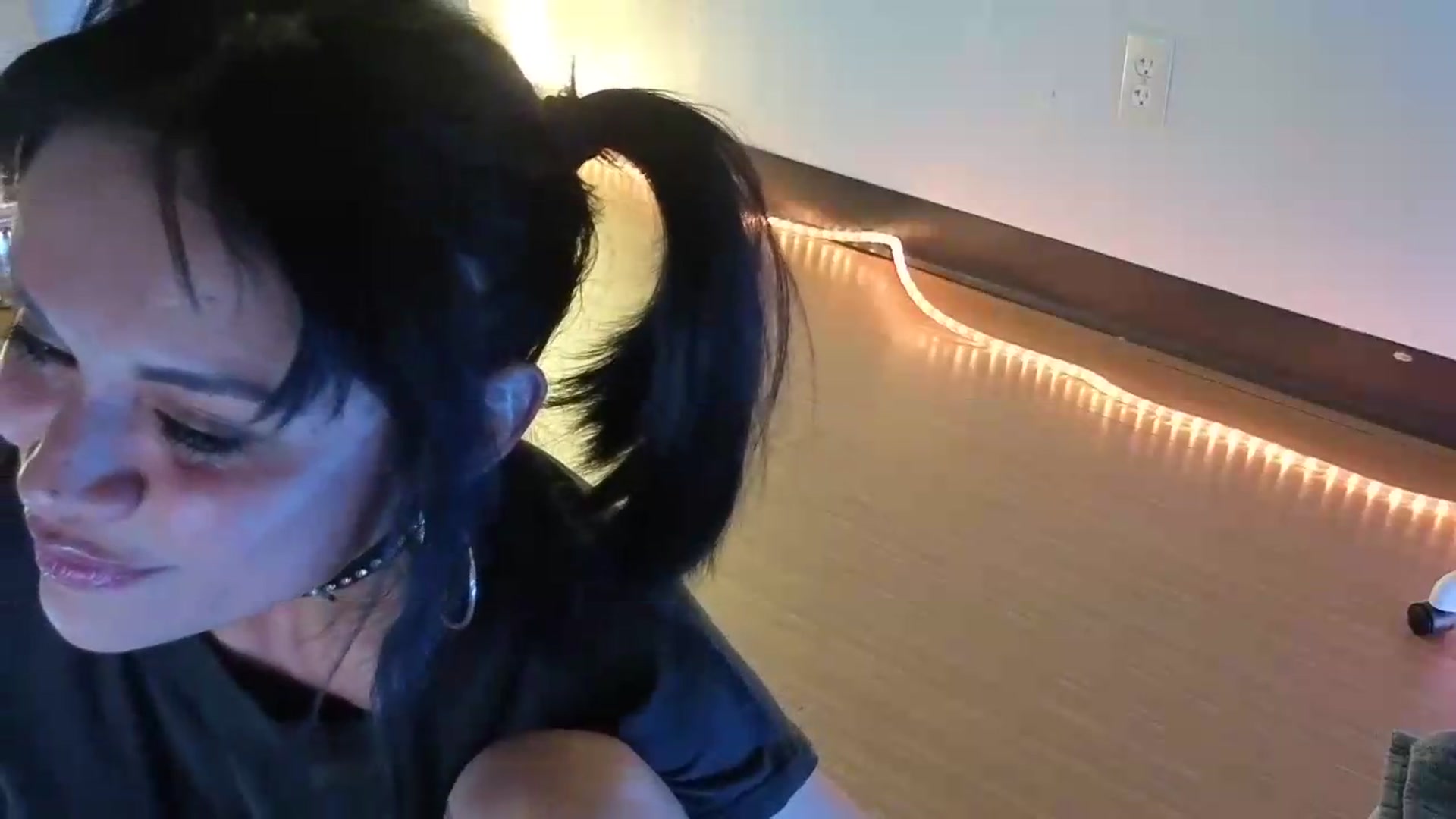 Gallery image thumbnail from nella's myfreecams stream on, 05/27/2026, 02:47 image 6 of 20