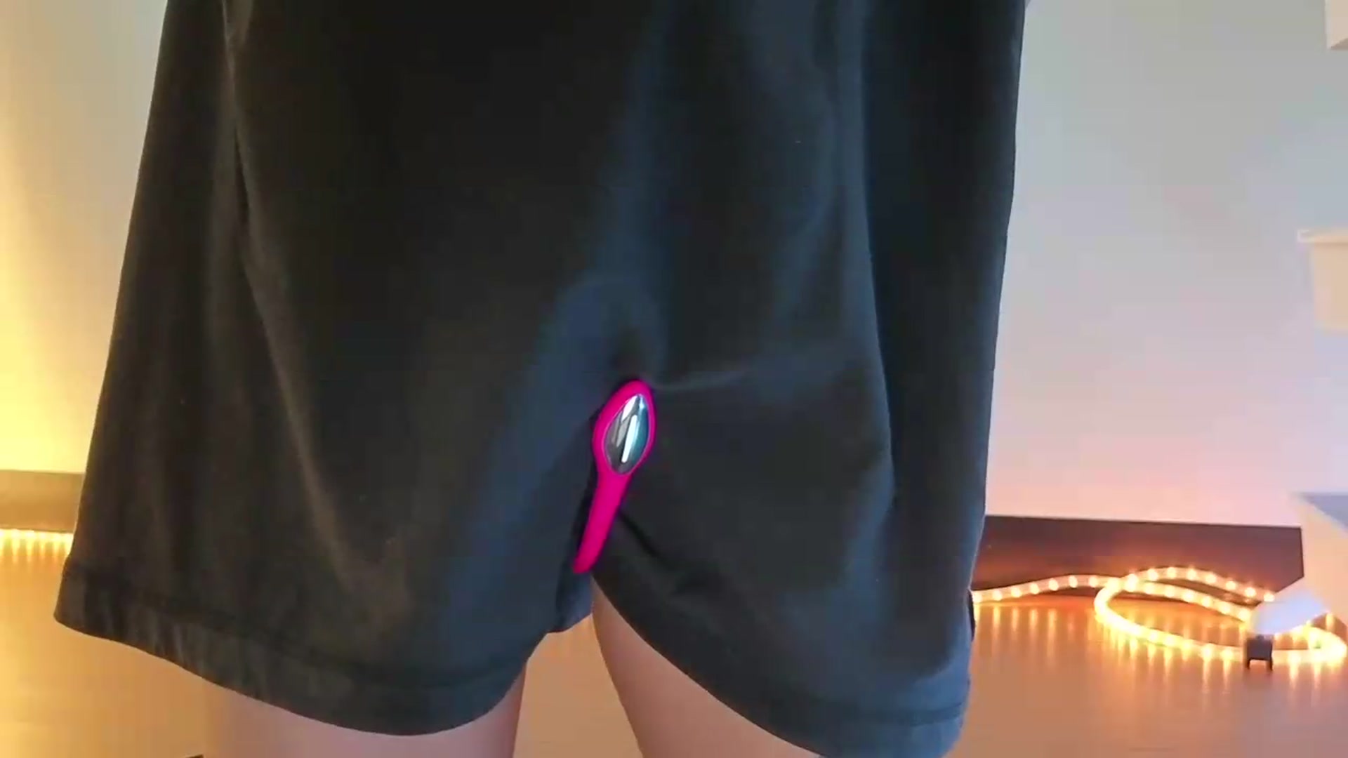 Gallery image thumbnail from nella's myfreecams stream on, 05/28/2026, 17:13 image 18 of 20