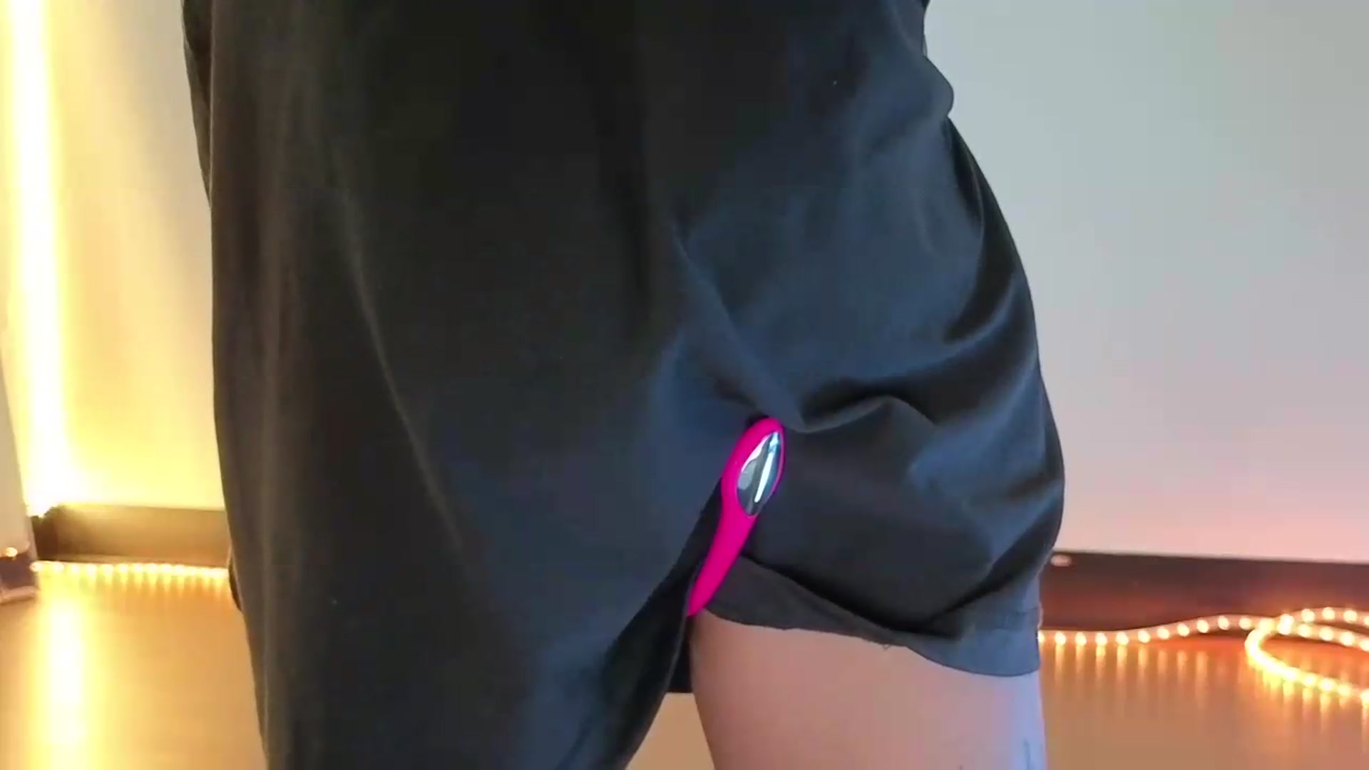 Gallery image thumbnail from nella's myfreecams stream on, 05/28/2026, 17:13 image 16 of 20