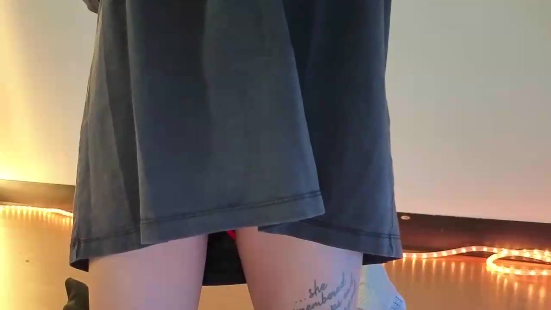 Gallery image thumbnail from nella's myfreecams stream on, 05/29/2026, 16:25 image 16 of 20
