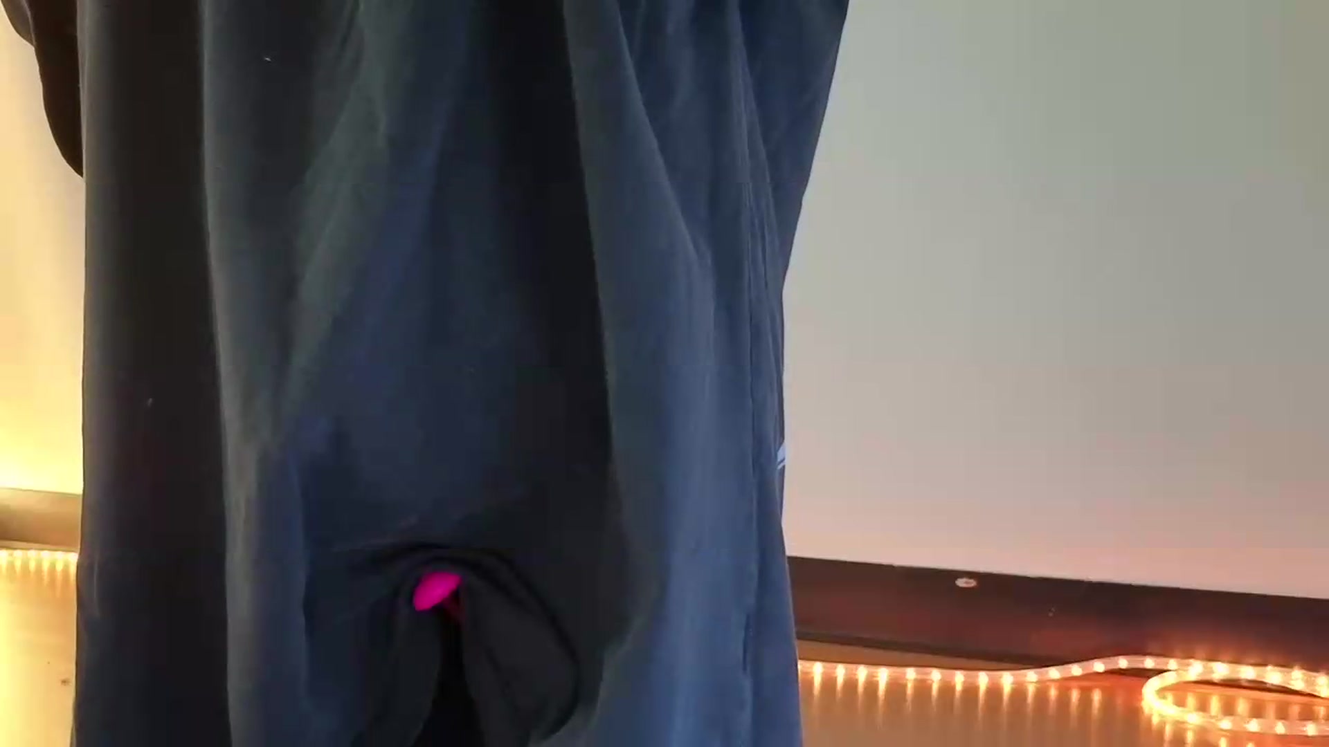 Gallery image thumbnail from nella's myfreecams stream on, 05/29/2026, 16:25 image 19 of 20