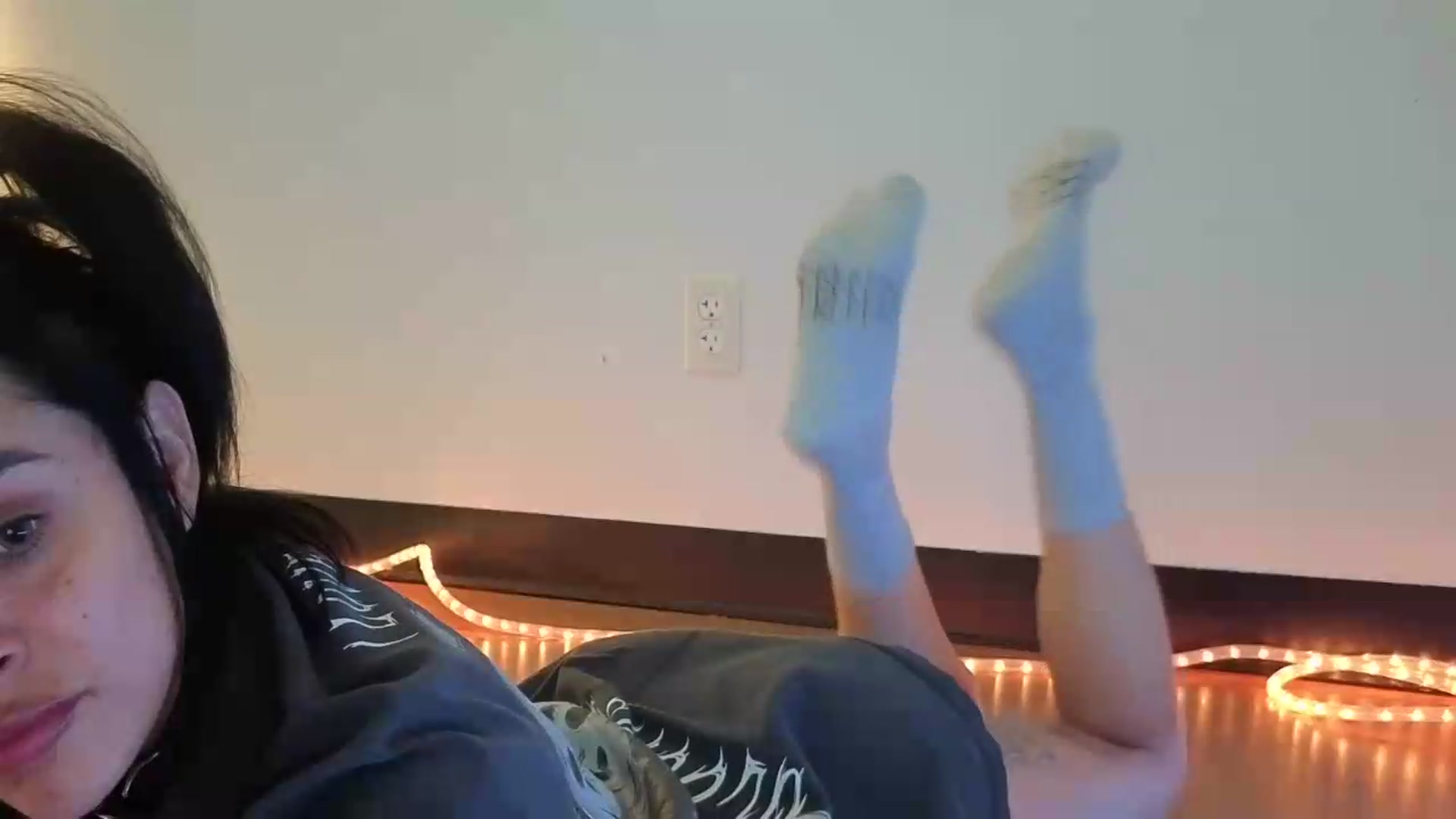 Gallery image thumbnail from nella's myfreecams stream on, 05/29/2026, 16:25 image 17 of 20